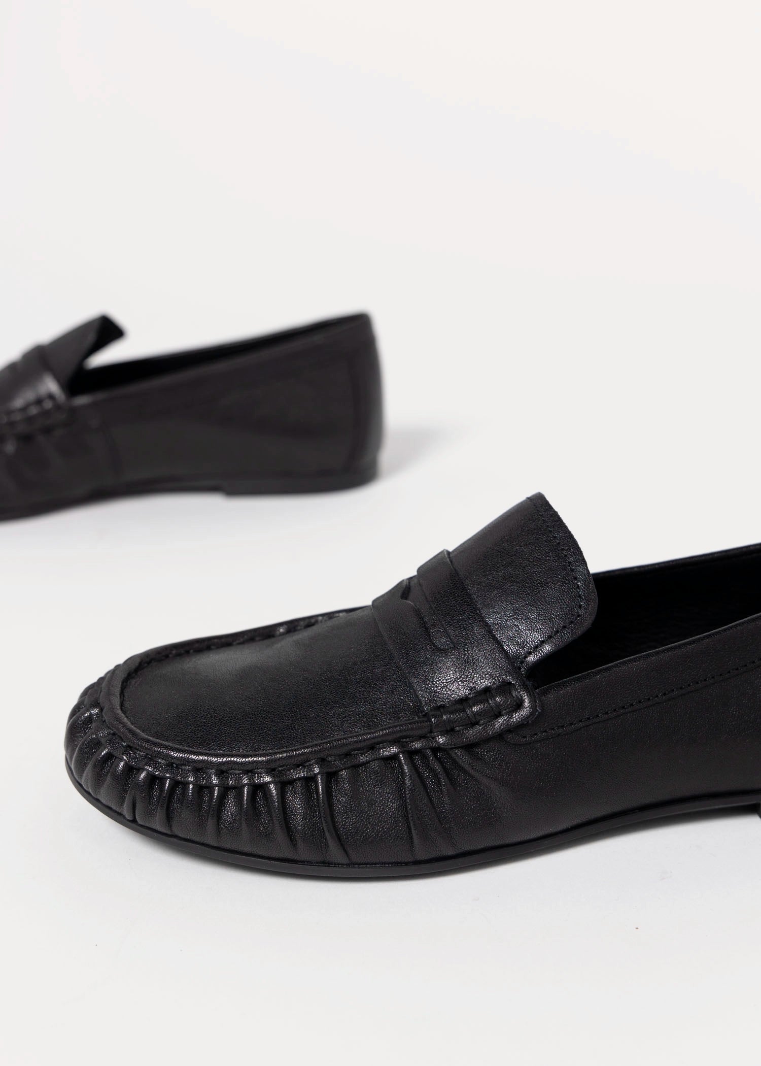 swatch_Black Leather vagabond aleya loafer
