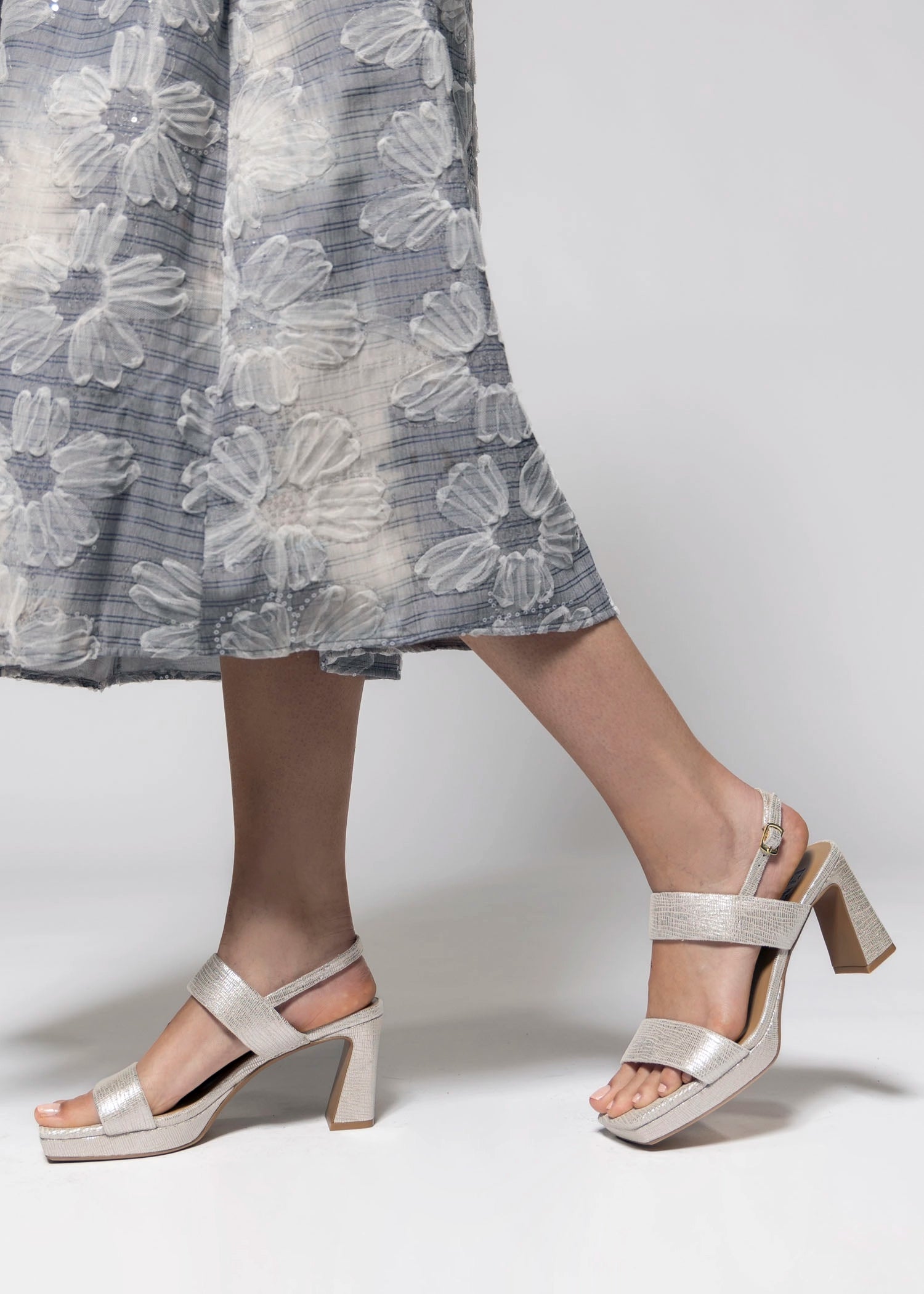 swatch_Pearl vaneli maida platform sandal