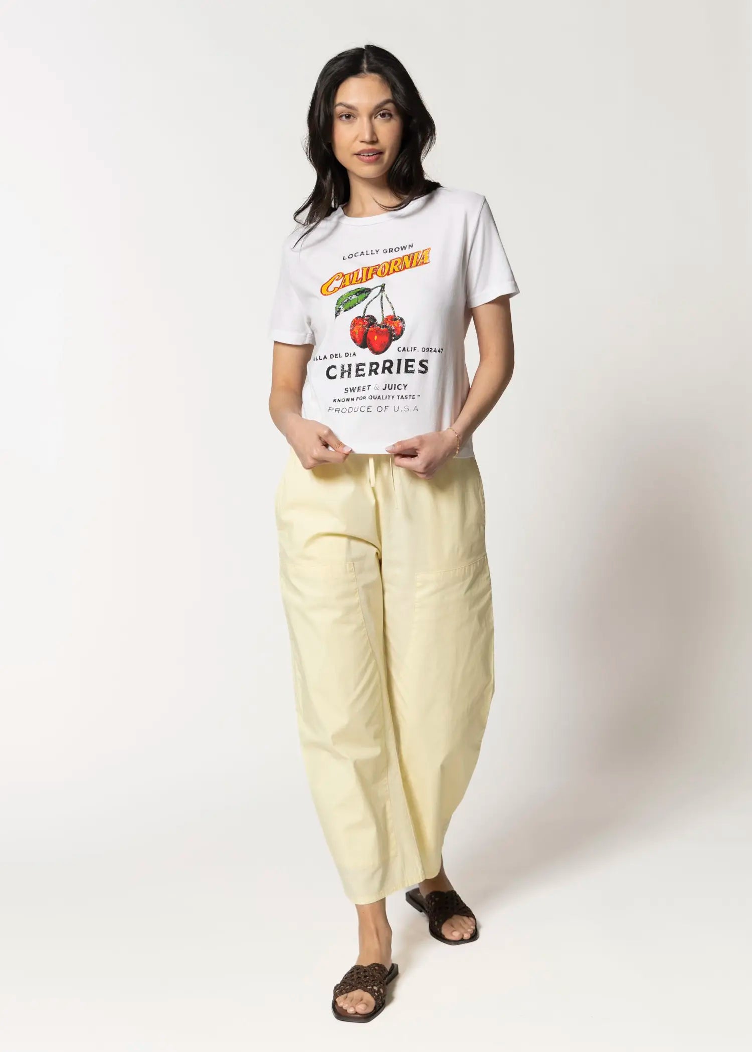 swatch_white cherry everyday tee apparel