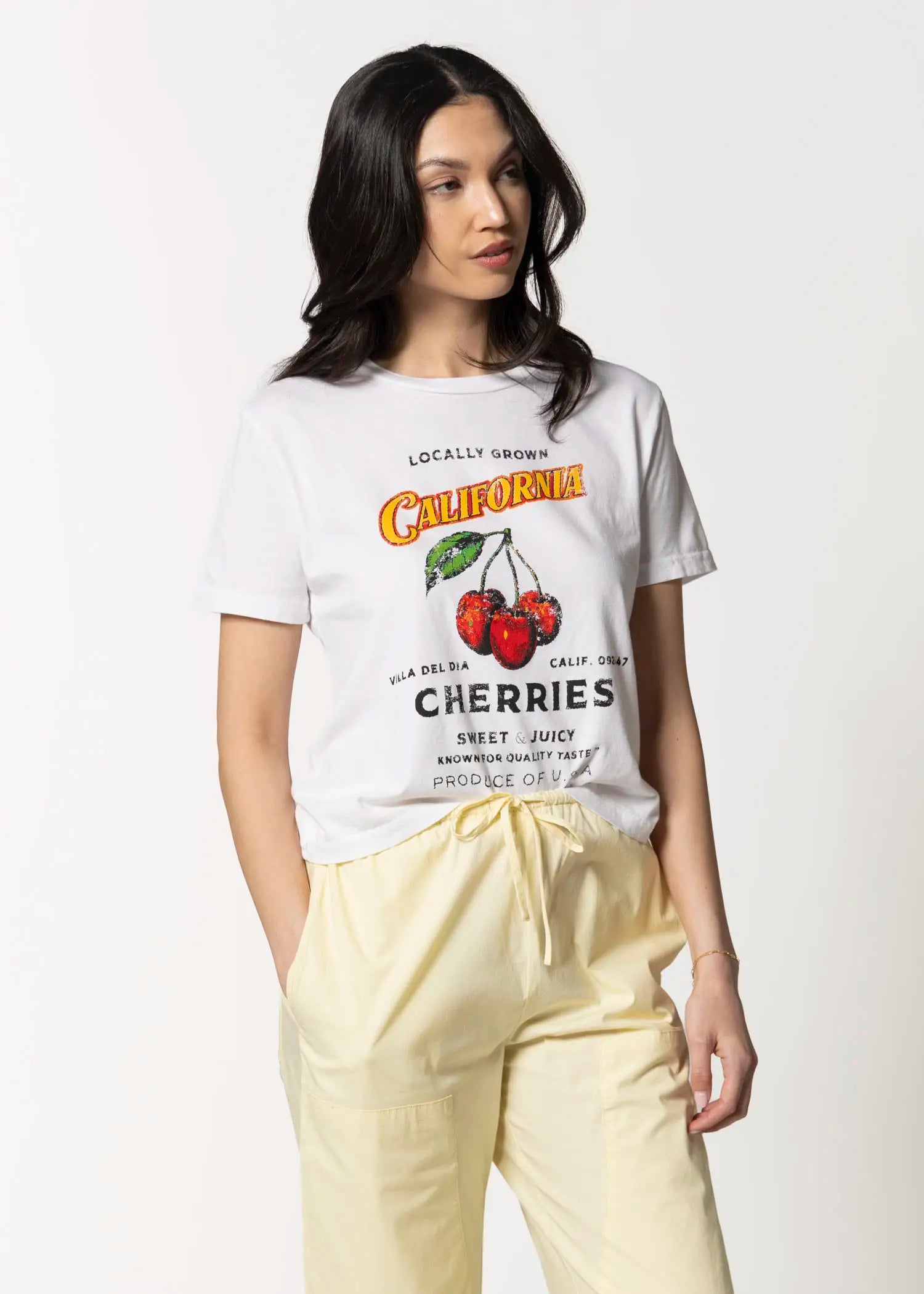 swatch_white cherry everyday tee apparel