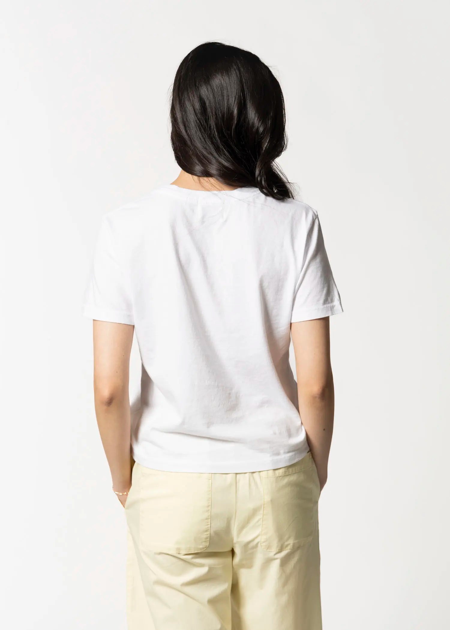swatch_white cherry everyday tee apparel