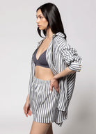 swatch_Navy cotton striped short