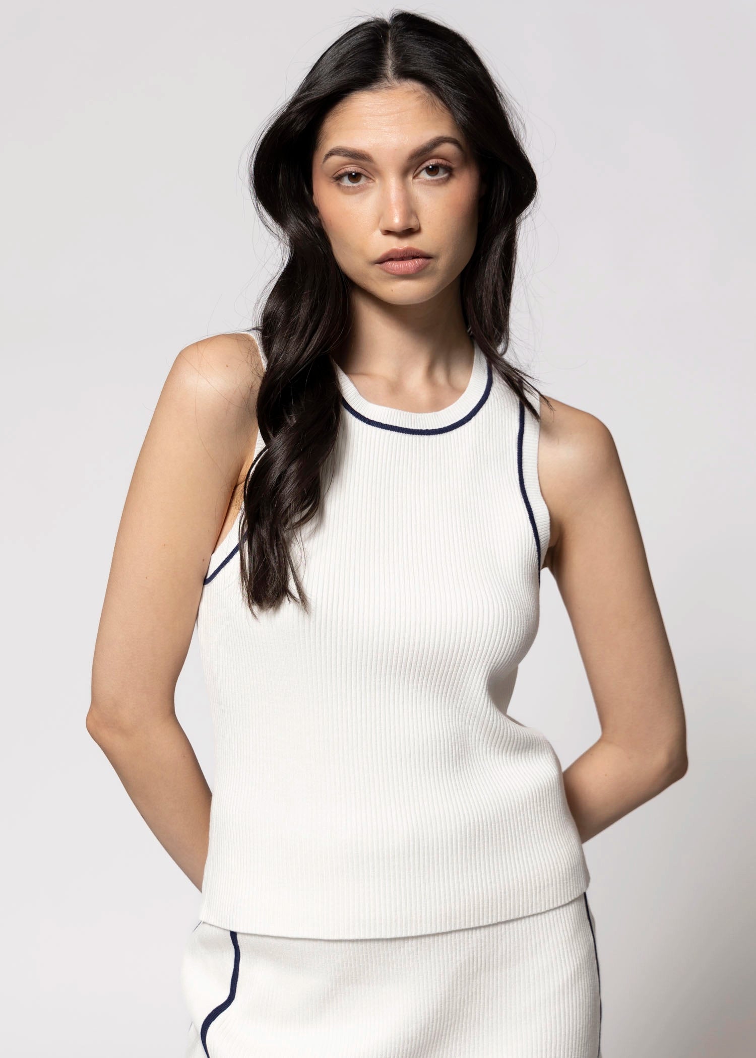 swatch_Ivory/Navy thread and supply freefall tank