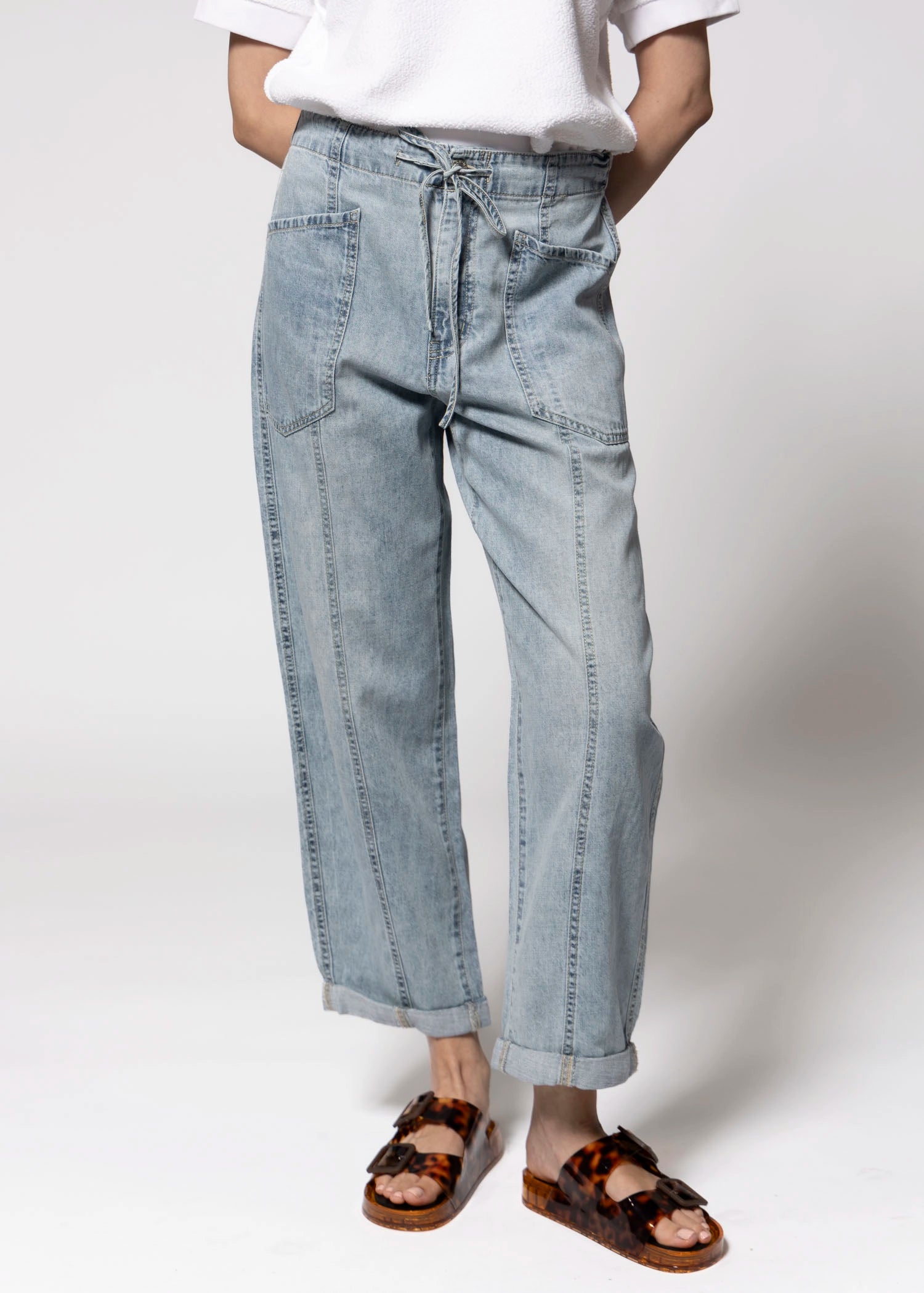 swatch_Light Denim daze denim villa drawstring barrel jean