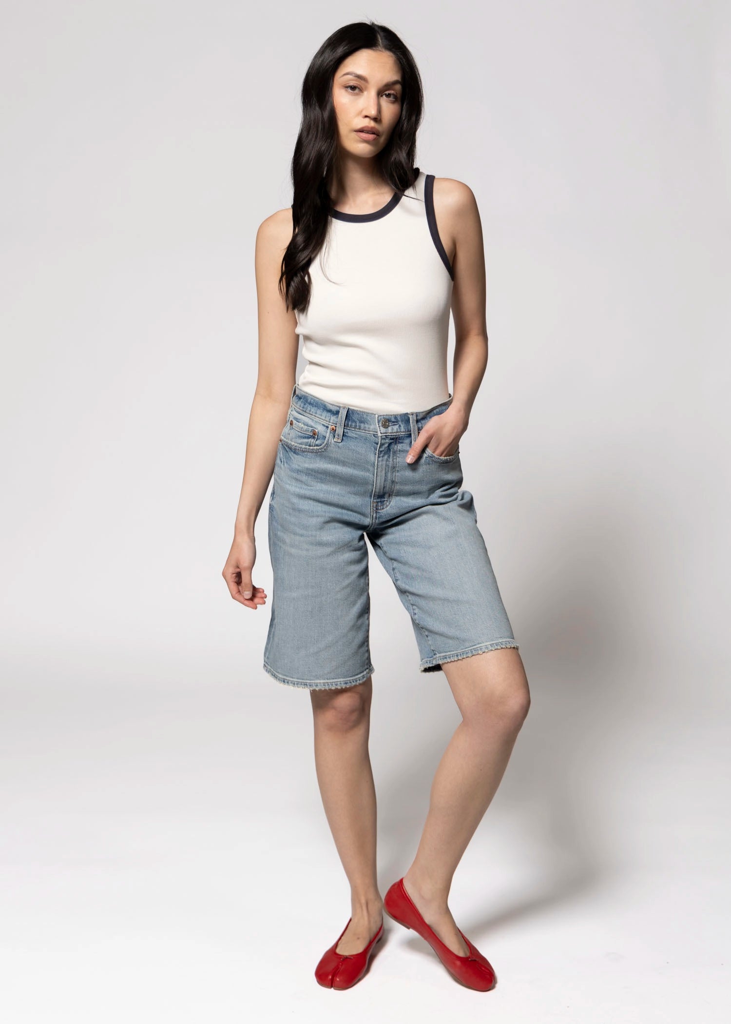 swatch_Ivory/Black thread and supply eda tank