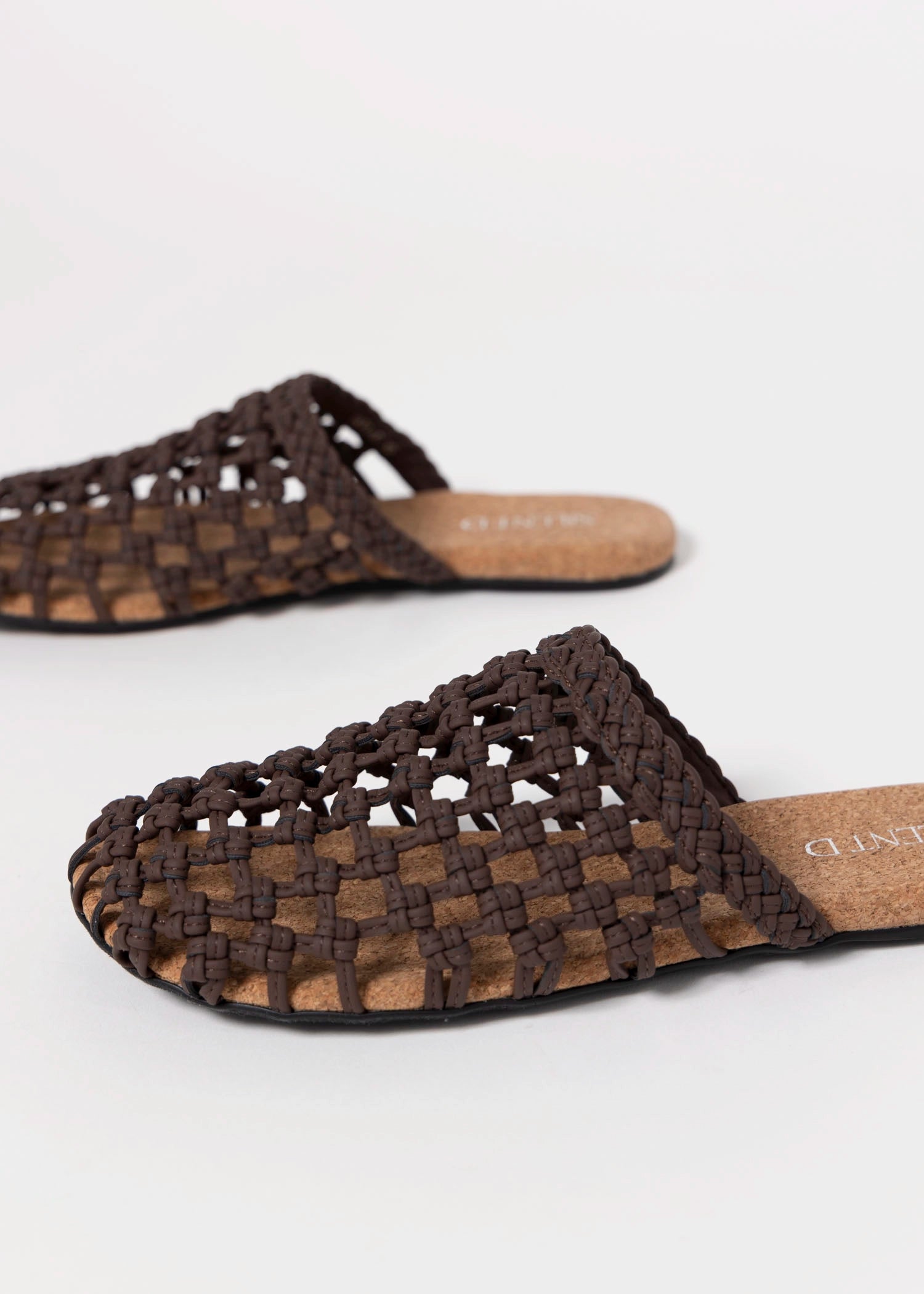 swatch_Chocolate silent d skylar woven mule