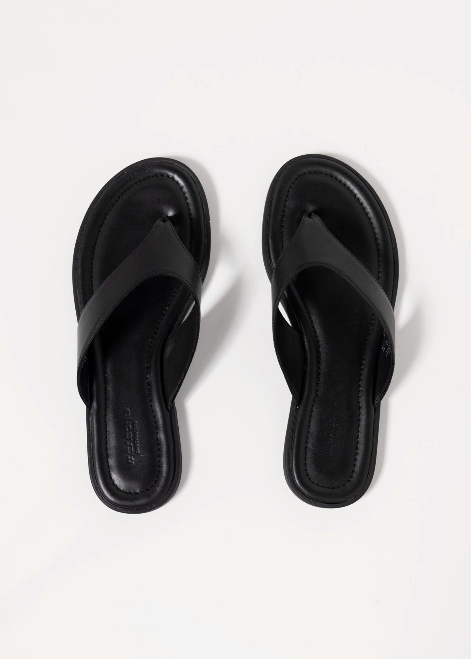 swatch_Black Leather vagabond zaida thong sandal