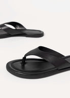 swatch_Black Leather vagabond zaida thong sandal