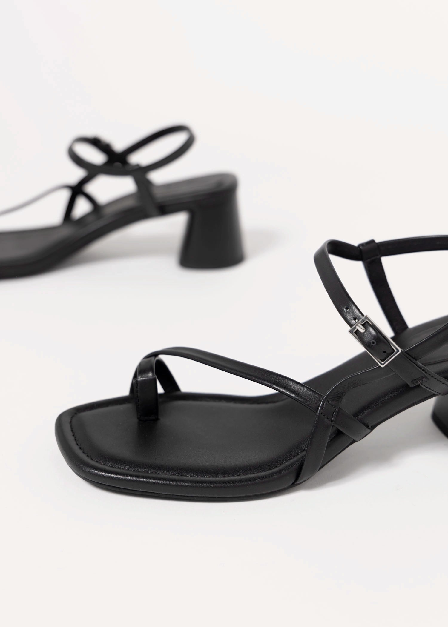 swatch_Black Leather vagabond evie heeled sandal