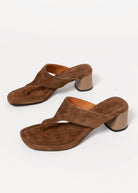 swatch_Cocoa Suede vagabond evie heeled thong sandal
