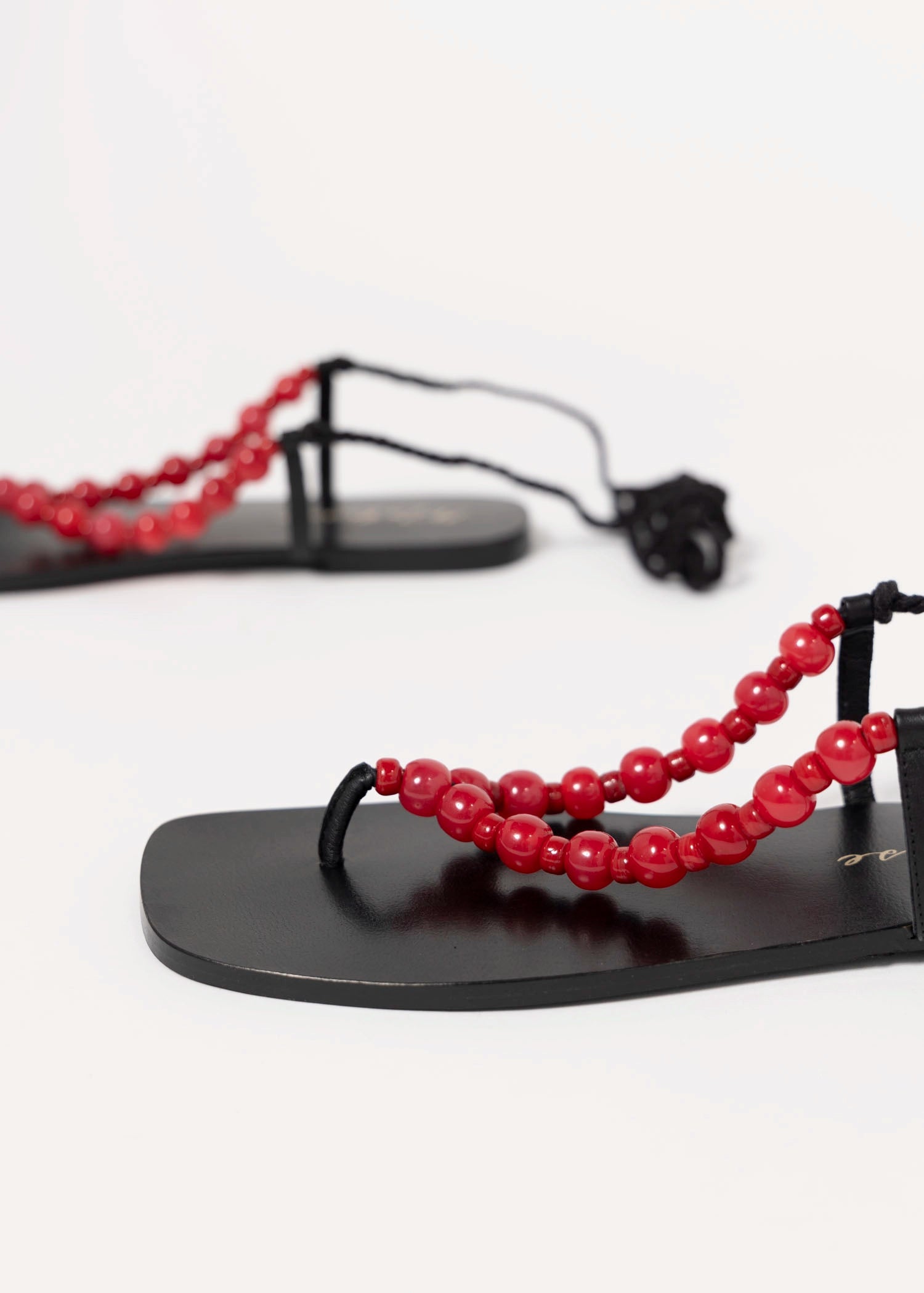 swatch_Black matisse elvie beaded thong sandal