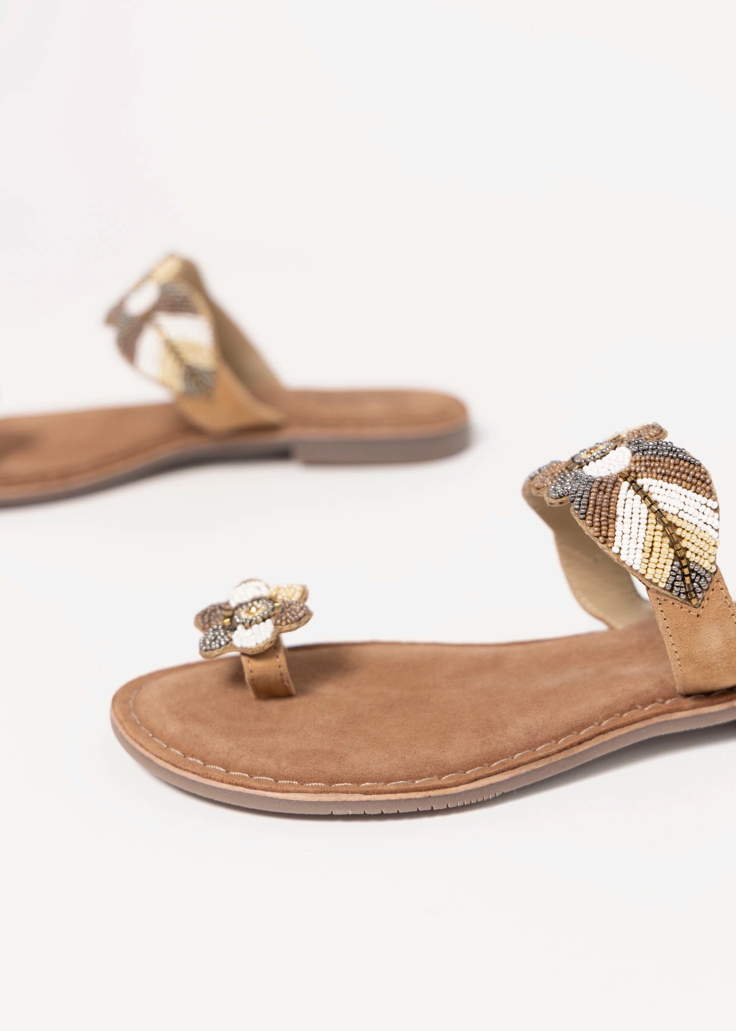 swatch_Beige Multi seychelles cherry on top sandal