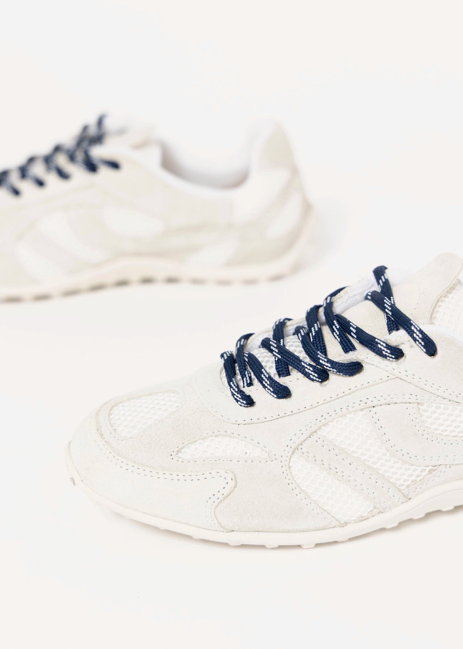 swatch_Ice Suede l'idea suede sneaker