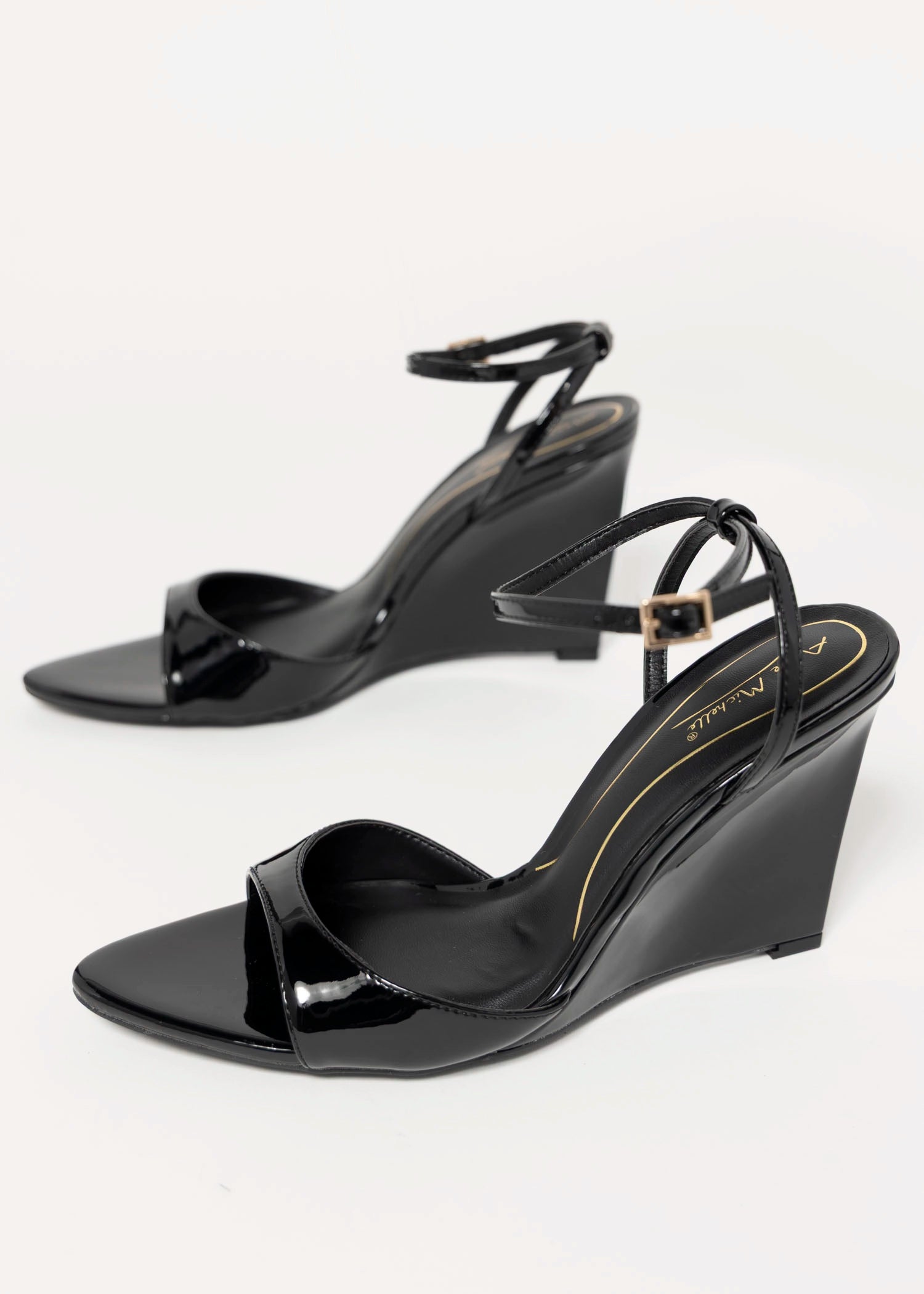 swatch_Black utmost wedge sandal