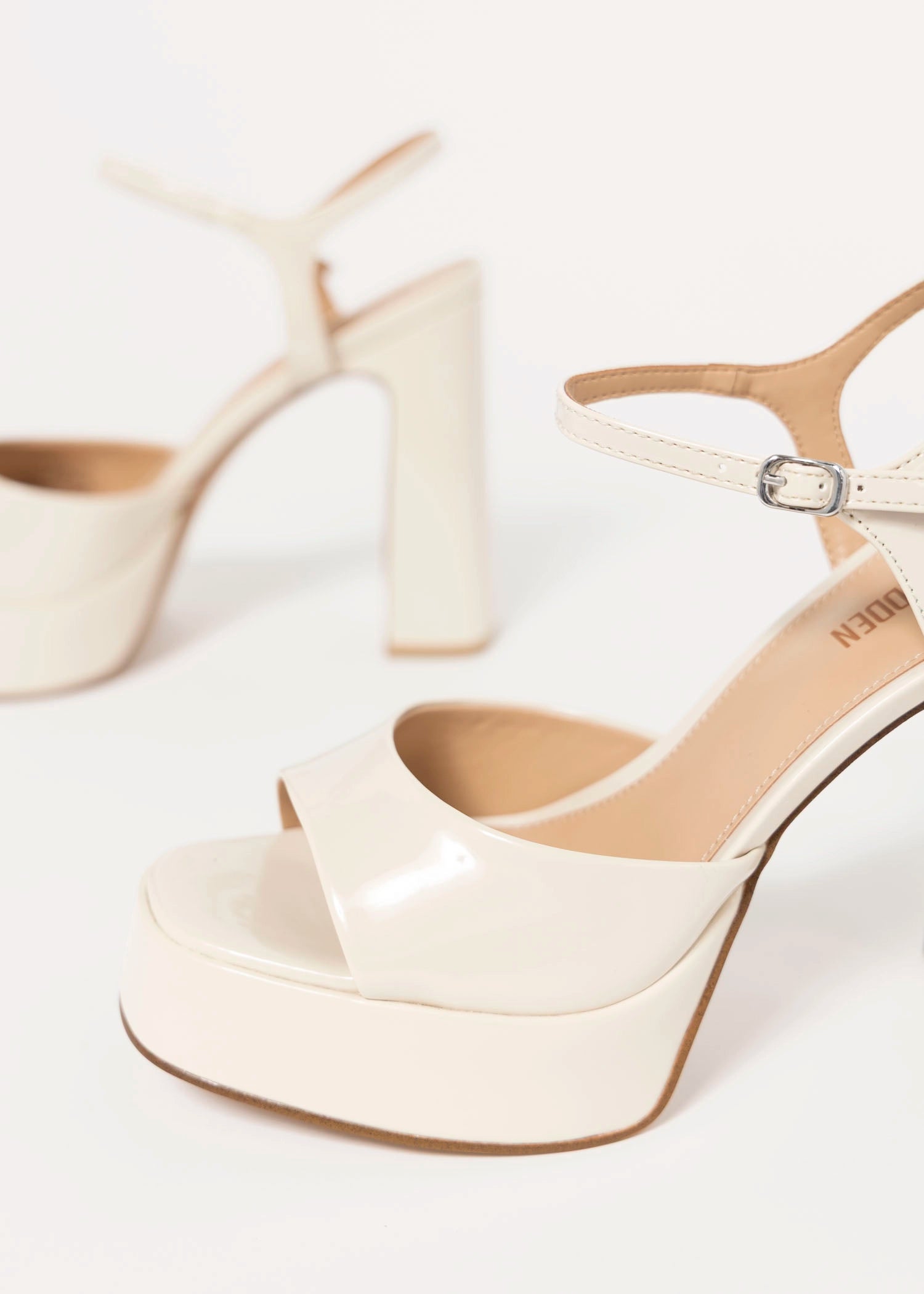 swatch_Bone Patent steve madden liandra platform sandal