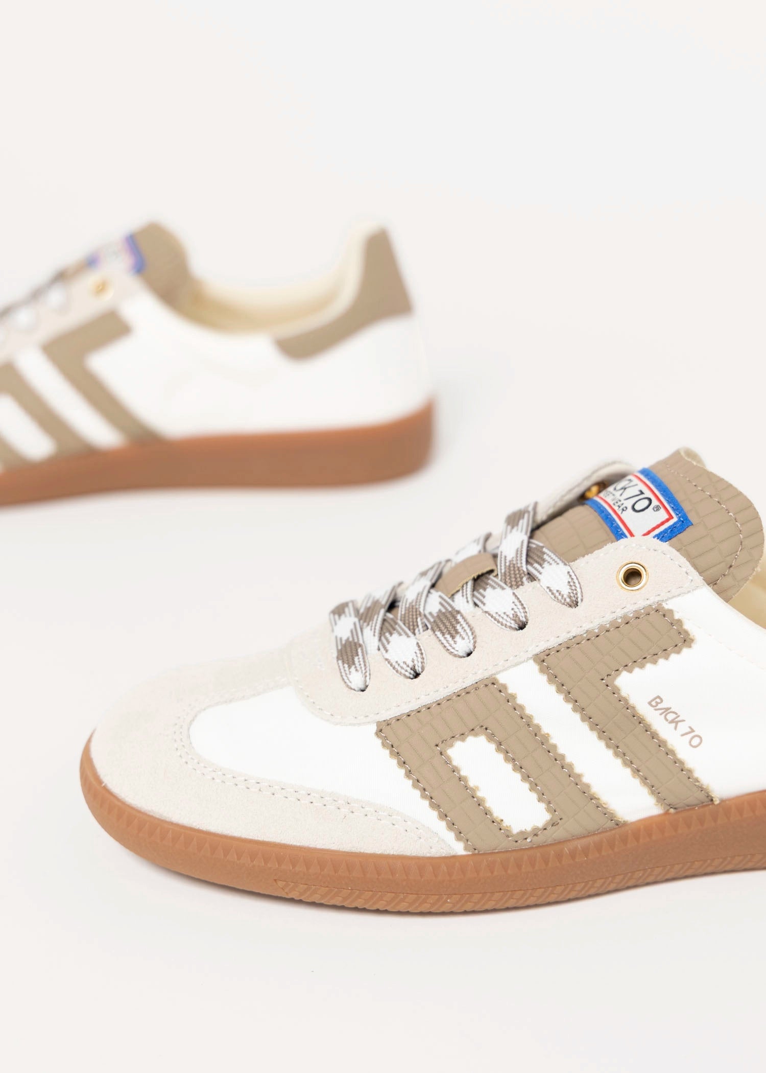 swatch_Taupe back70 ghost sneaker