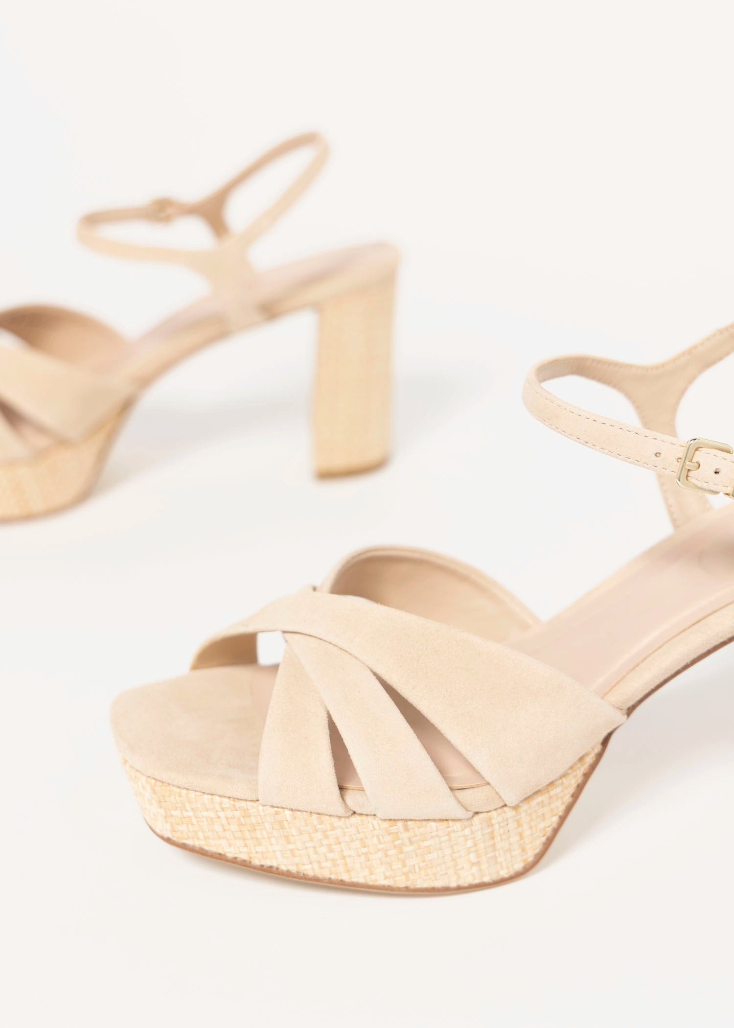 swatch_Beige suede pelle moda petina platform sandal