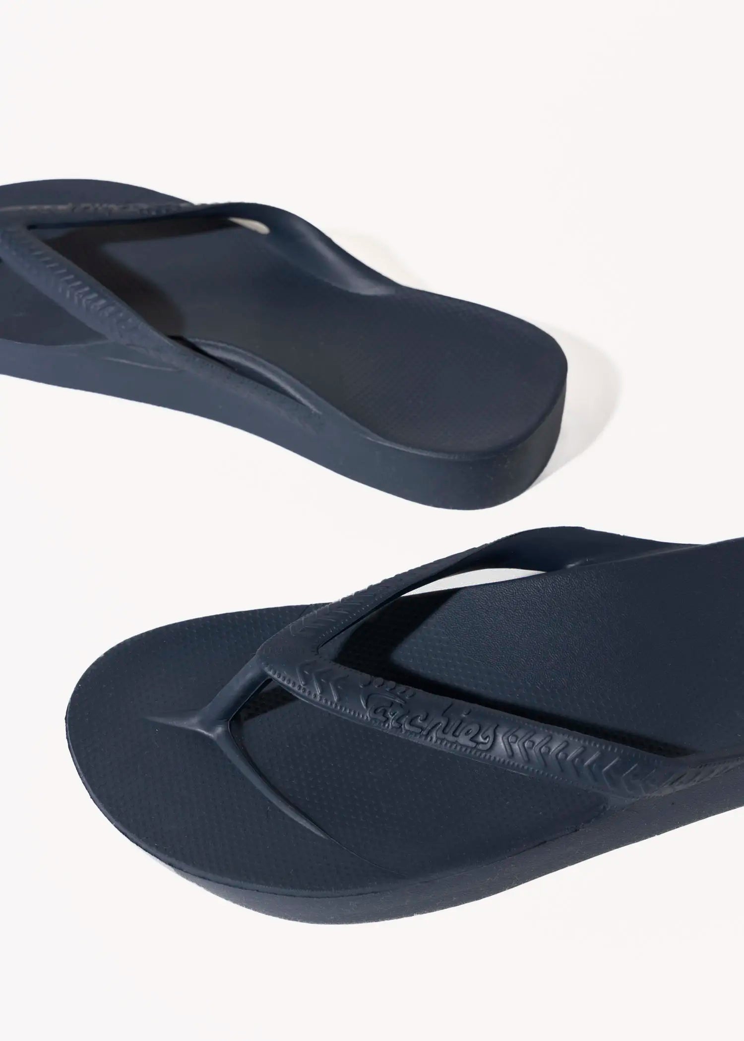 swatch_navy arch support flip flop flat sandals