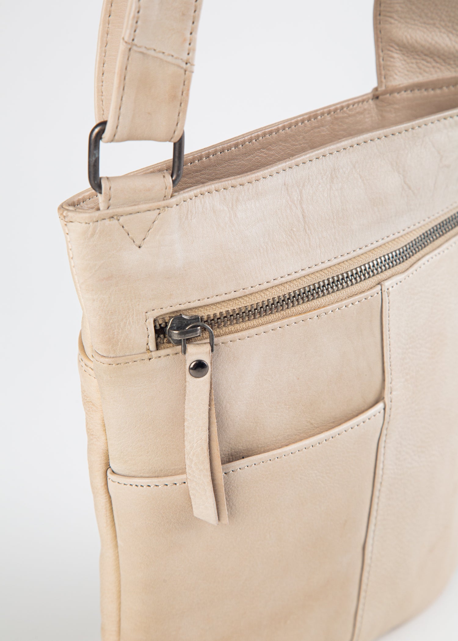 swatch_Oat athena crossbody handbags