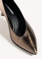 swatch_Bronze leather gil pump