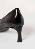 swatch_Black Patent gil pump