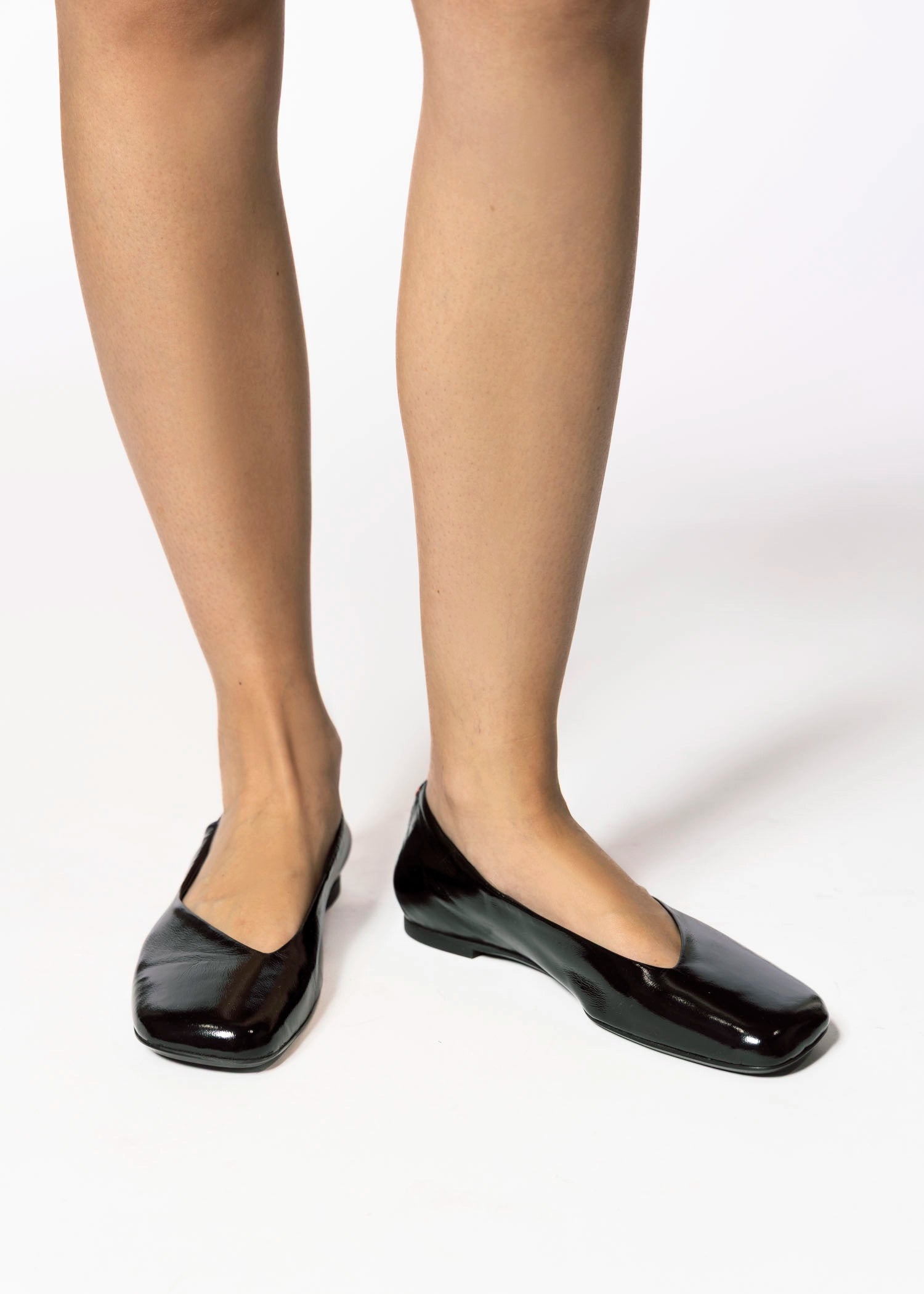 swatch_black patent xena flat