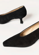 swatch_Black Suede pump