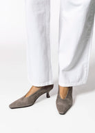 swatch_Grey Suede pump