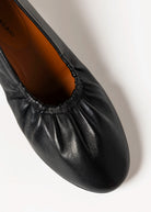 swatch_Black Leather ruched pump shoes