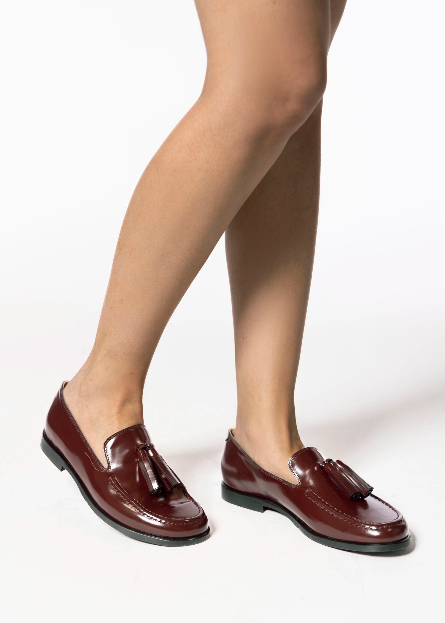 swatch_prune leather tassel loafer