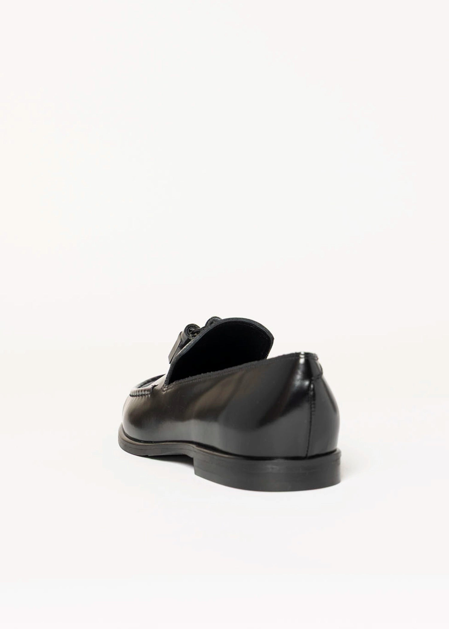 swatch_black leather tassel loafer
