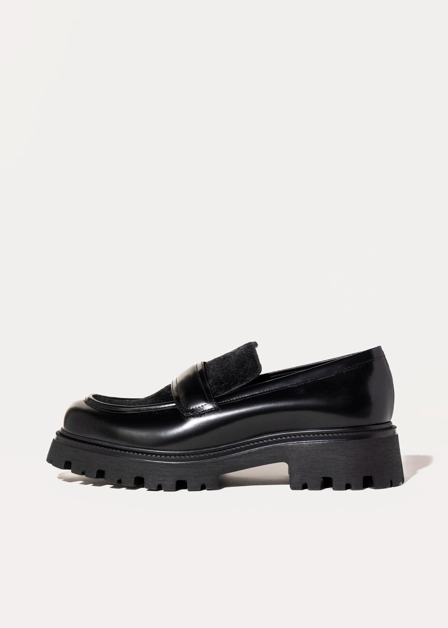 swatch_Black Leather lug sole loafer