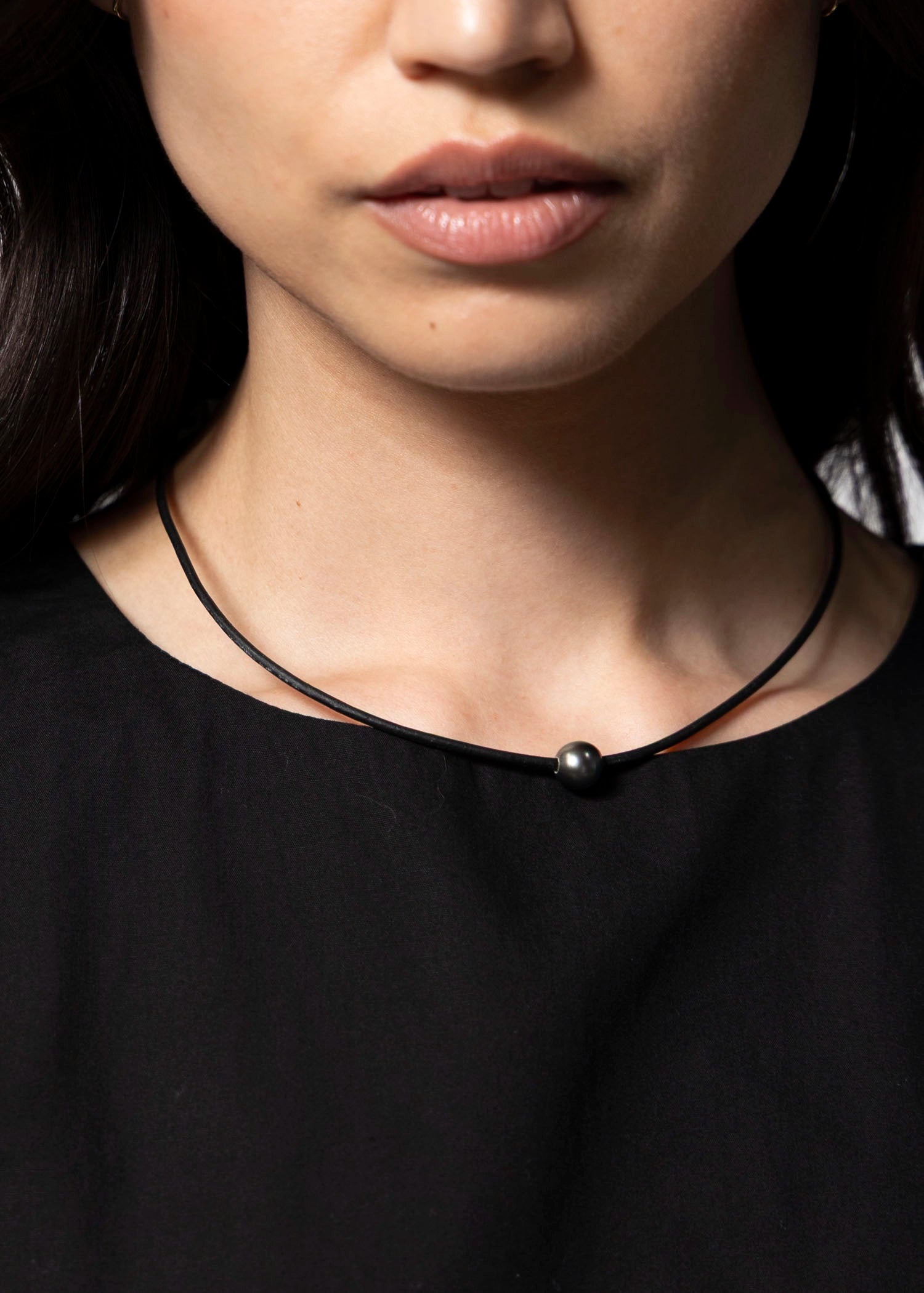 swatch_Black tahitian pearl necklace