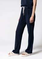 swatch_Navy perfect white tee eliana pant