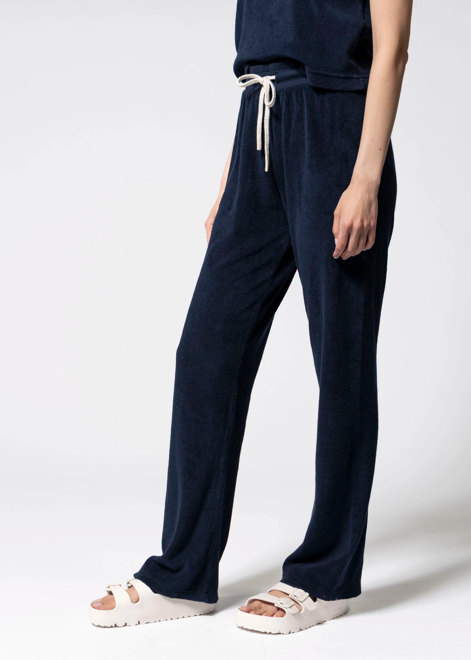 swatch_Navy perfect white tee eliana pant