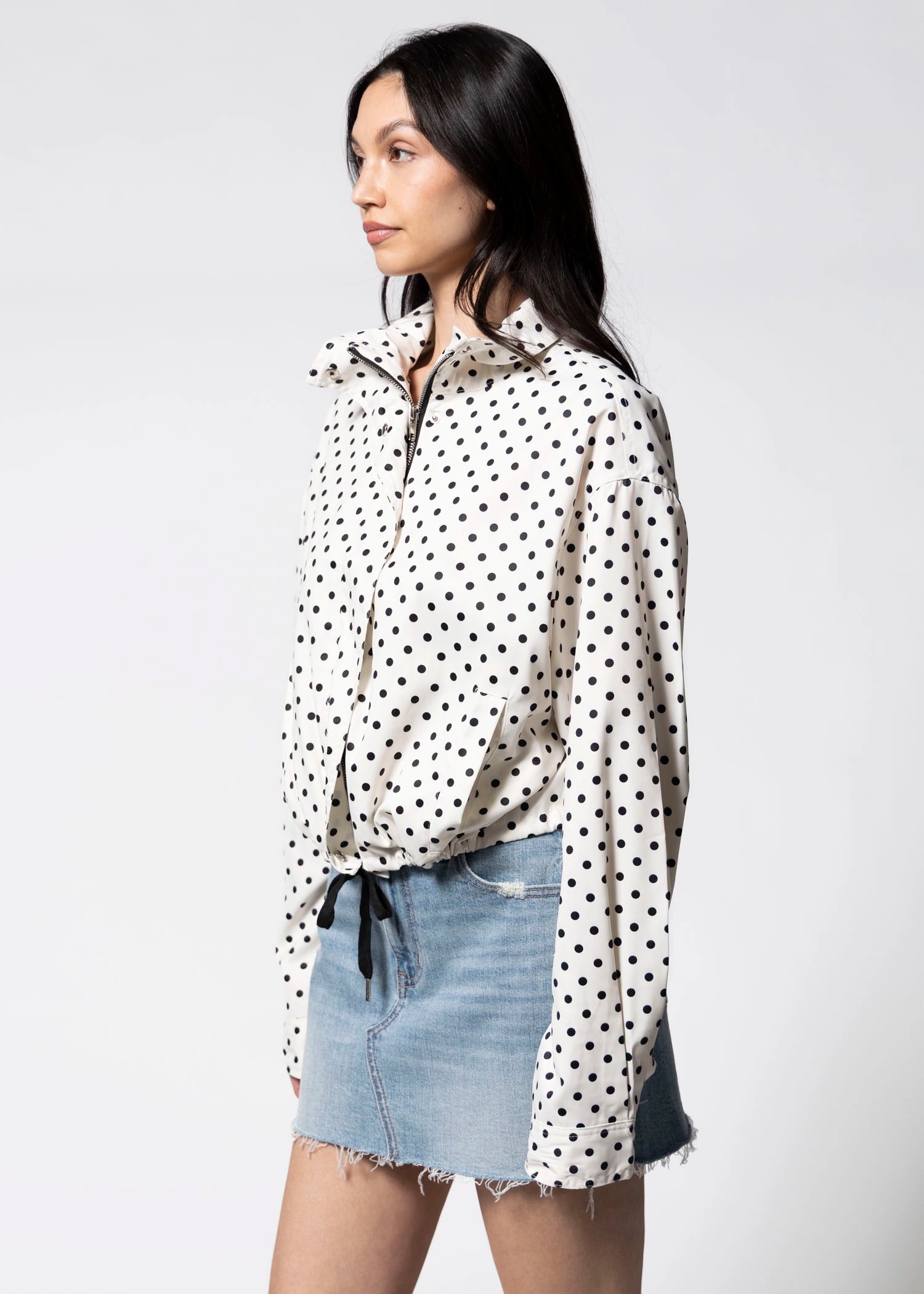 swatch_White polka dot windbreaker
