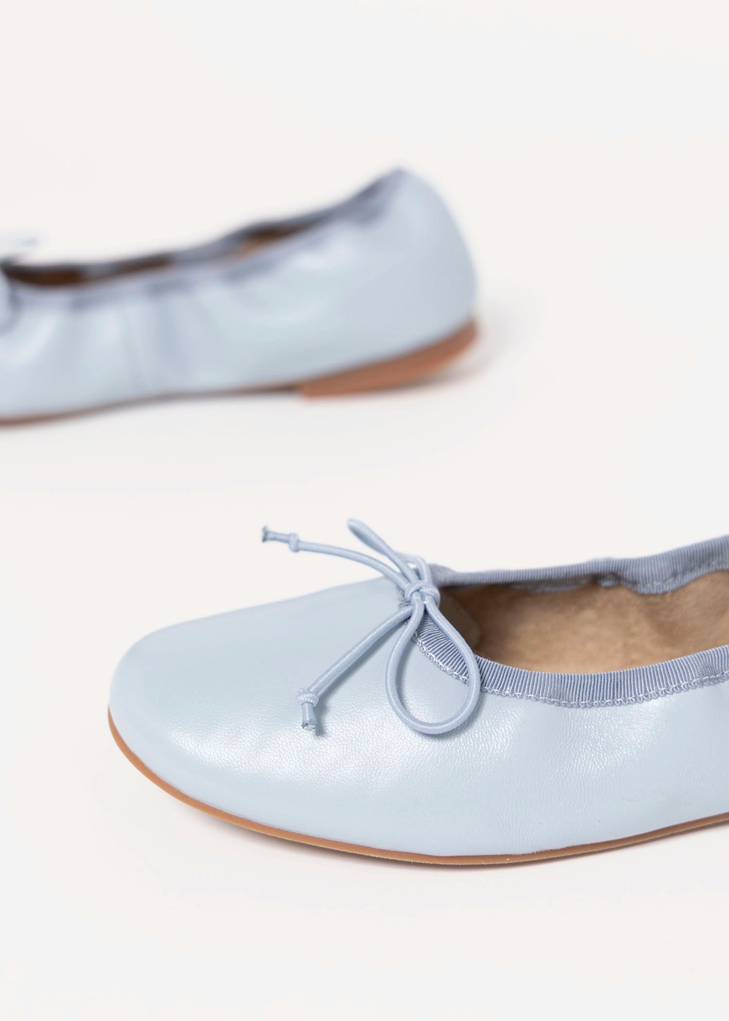 swatch_Sky Leather tony bianco chelsea ballet flat