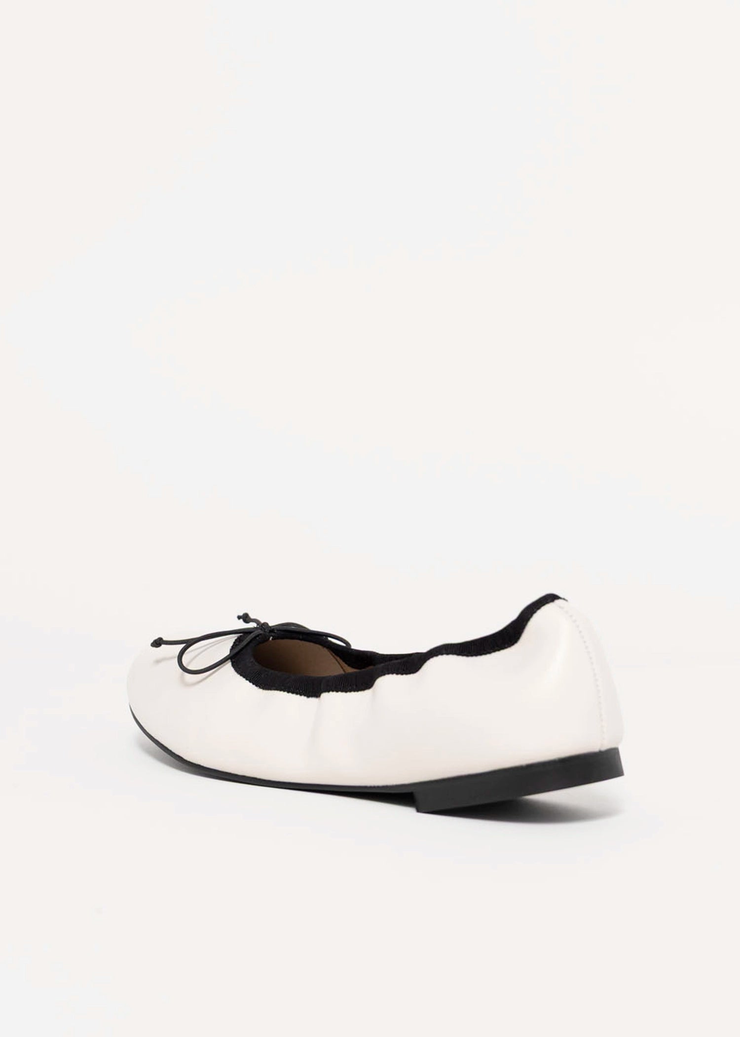 swatch_Dove Leather tony bianco chelsea ballet flat