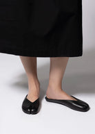 swatch_Black Leather jeffrey campbell cabalina tabi mule