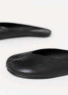 swatch_Black Leather jeffrey campbell cabalina tabi mule