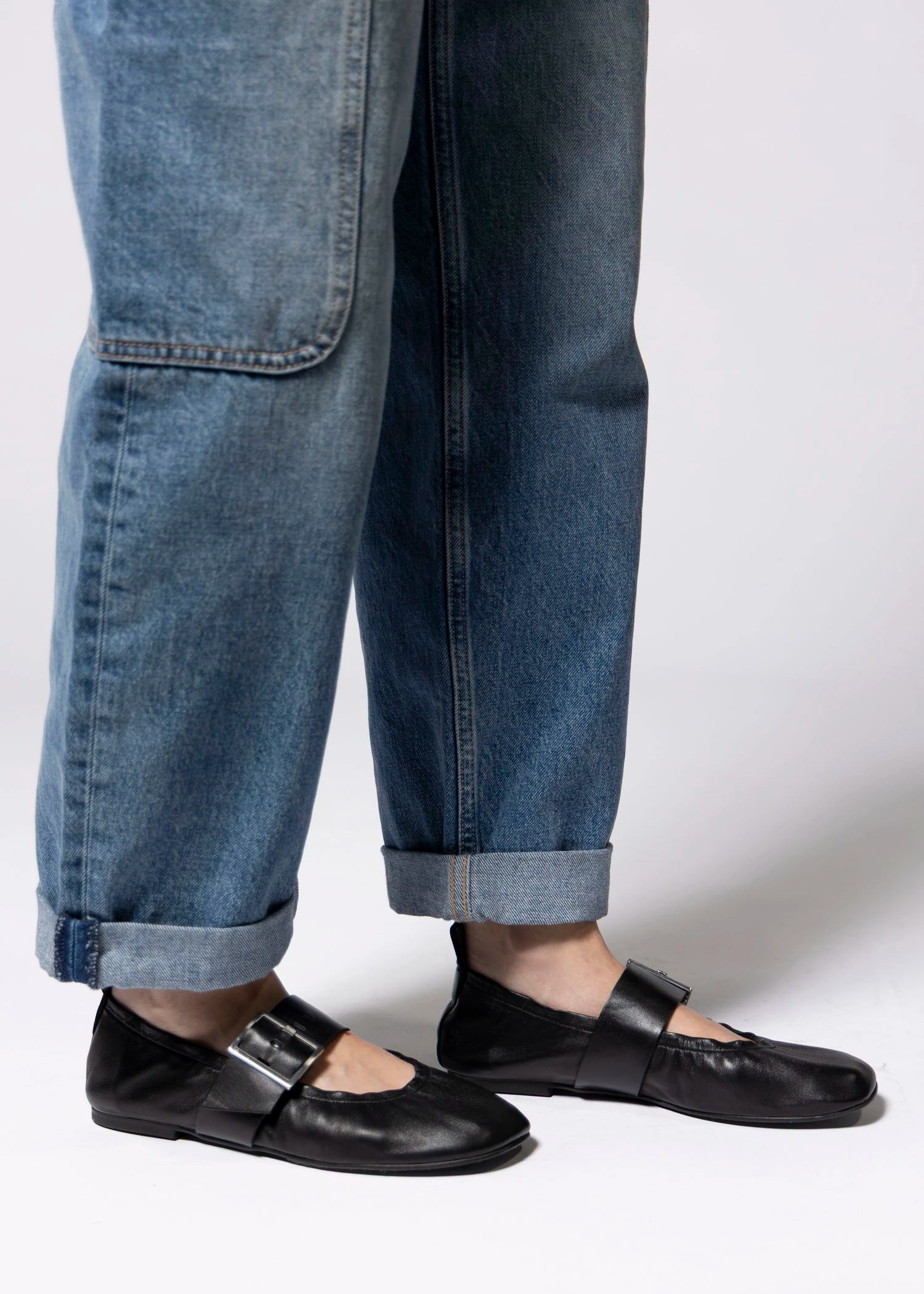 swatch_Black Leather alohas sarea ballet flat mary jane