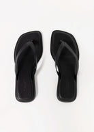 swatch_Black Leather vagabond izzy thong sandals
