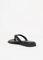 swatch_Black Leather vagabond izzy thong sandals