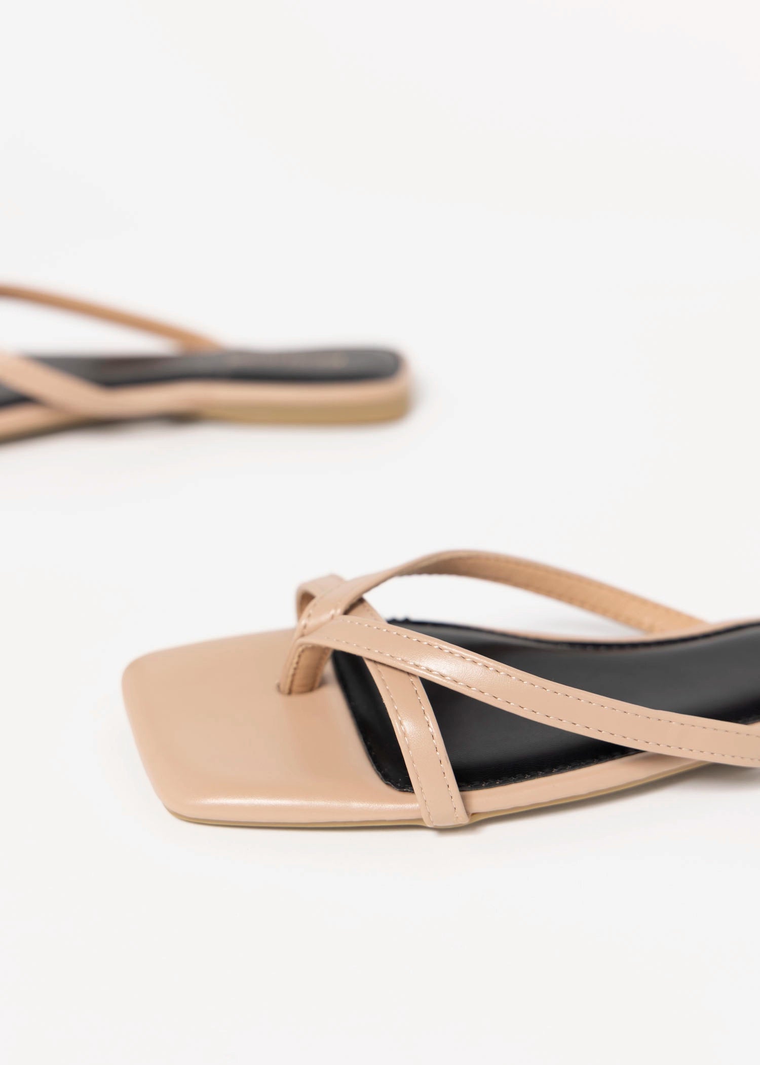 swatch_Beige Kace thong sandal
