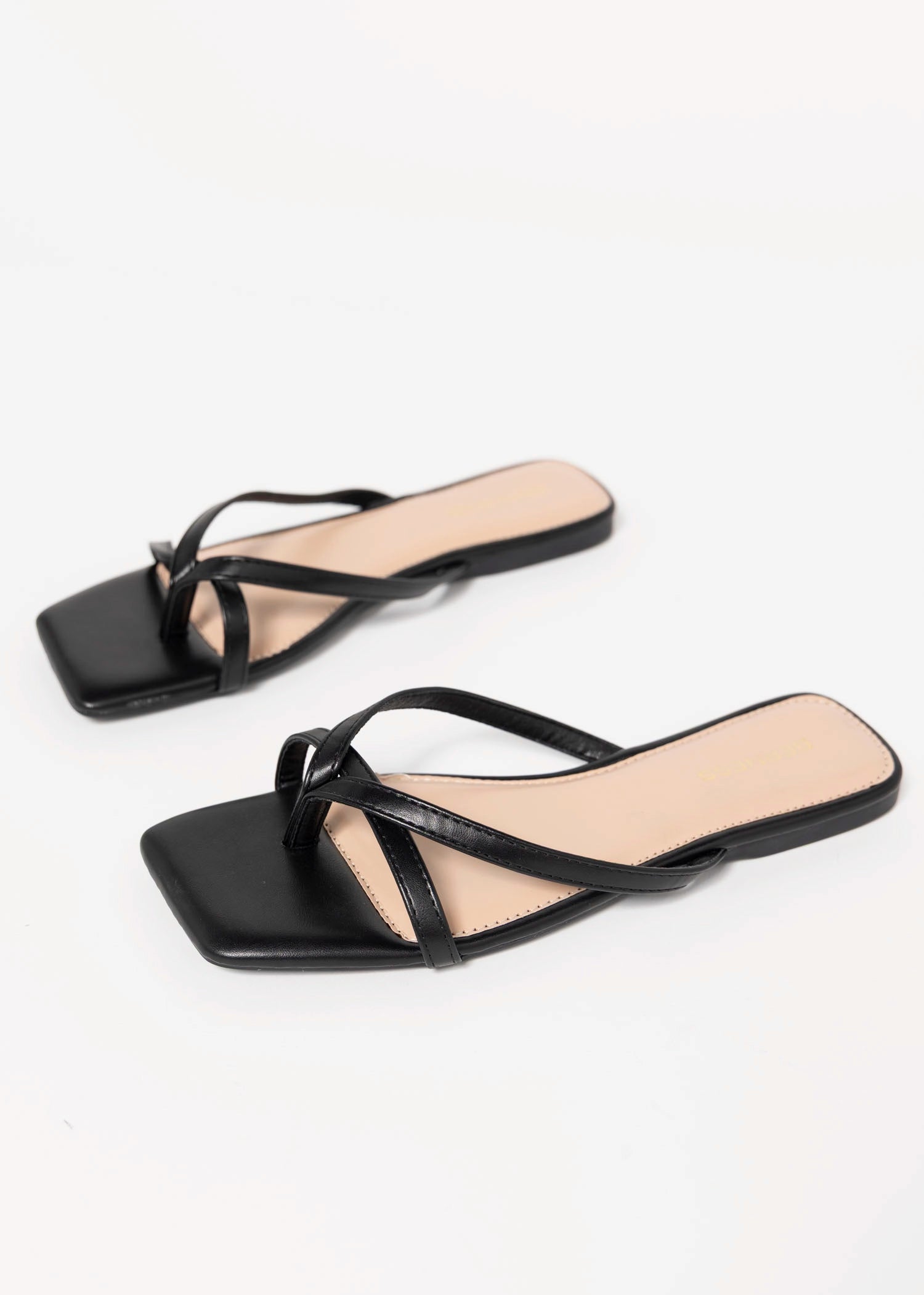 swatch_Black Kace thong sandal