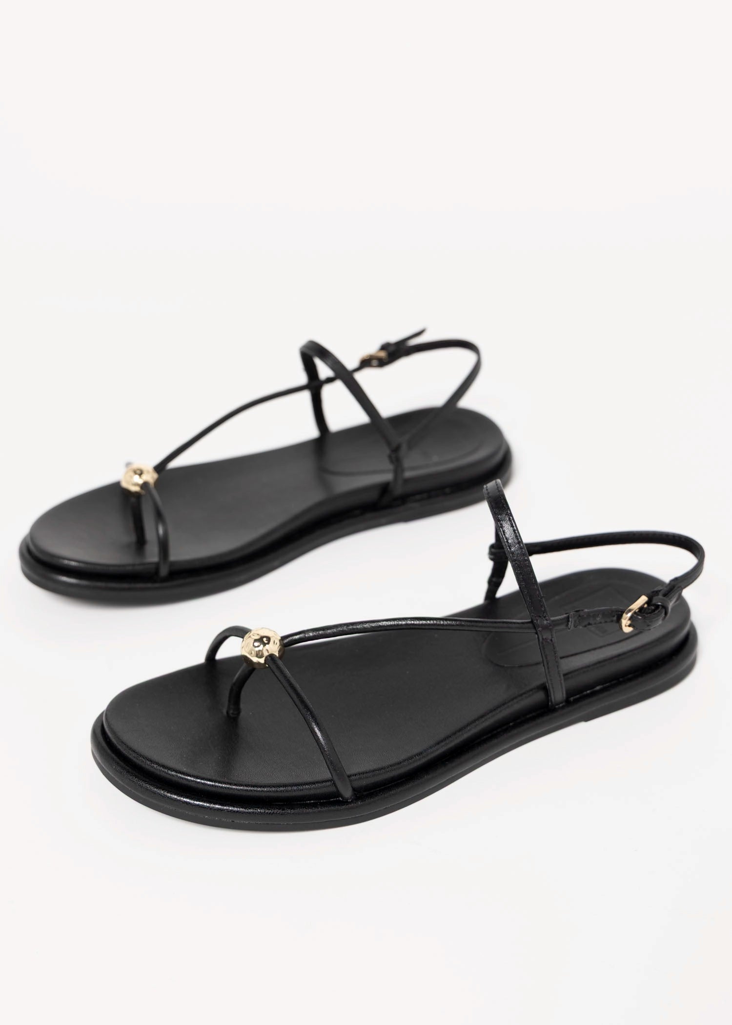 swatch_Black Leather dolce vita deane sandal