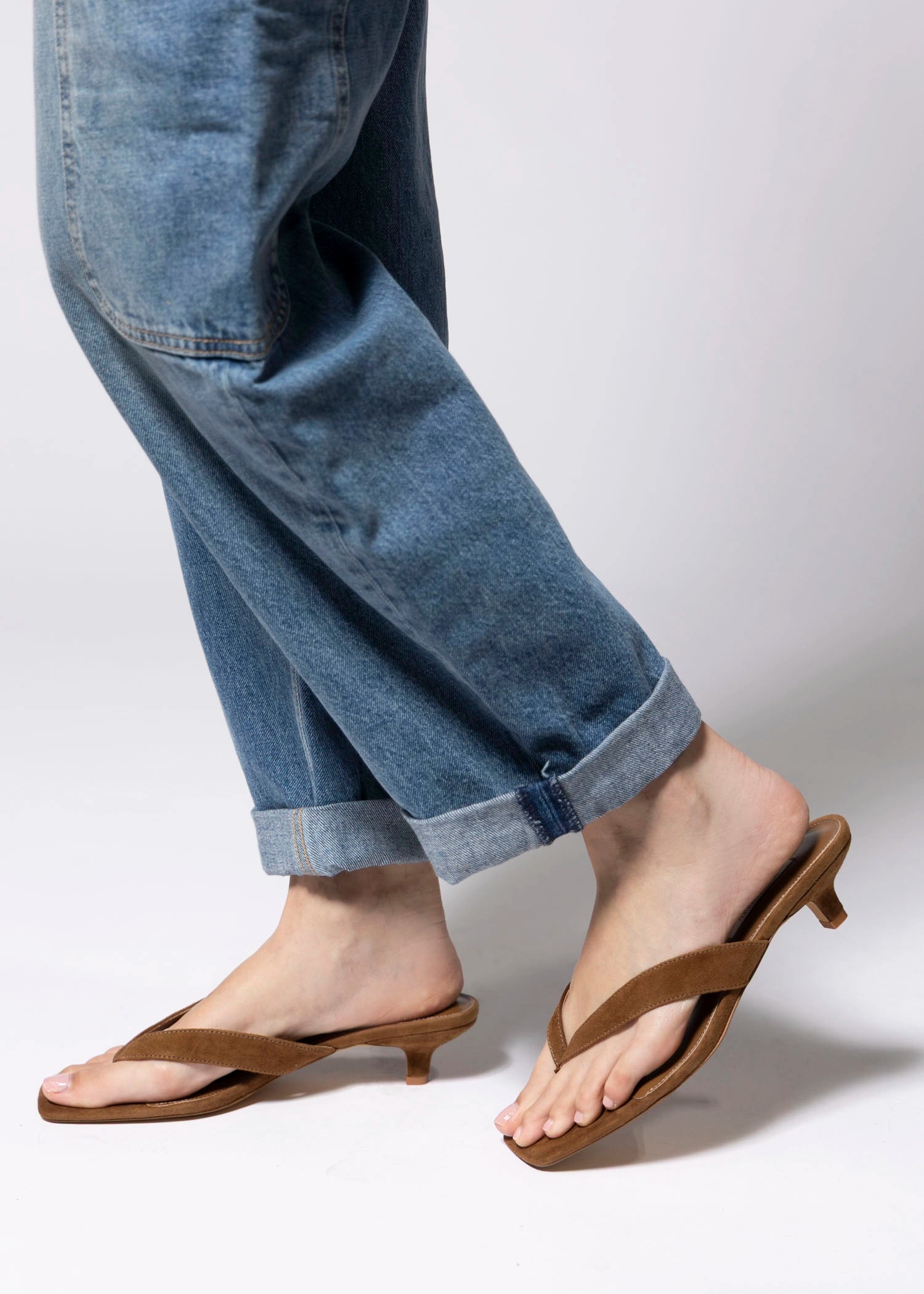 swatch_Chestnut Suede steve madden tracie thong sandal