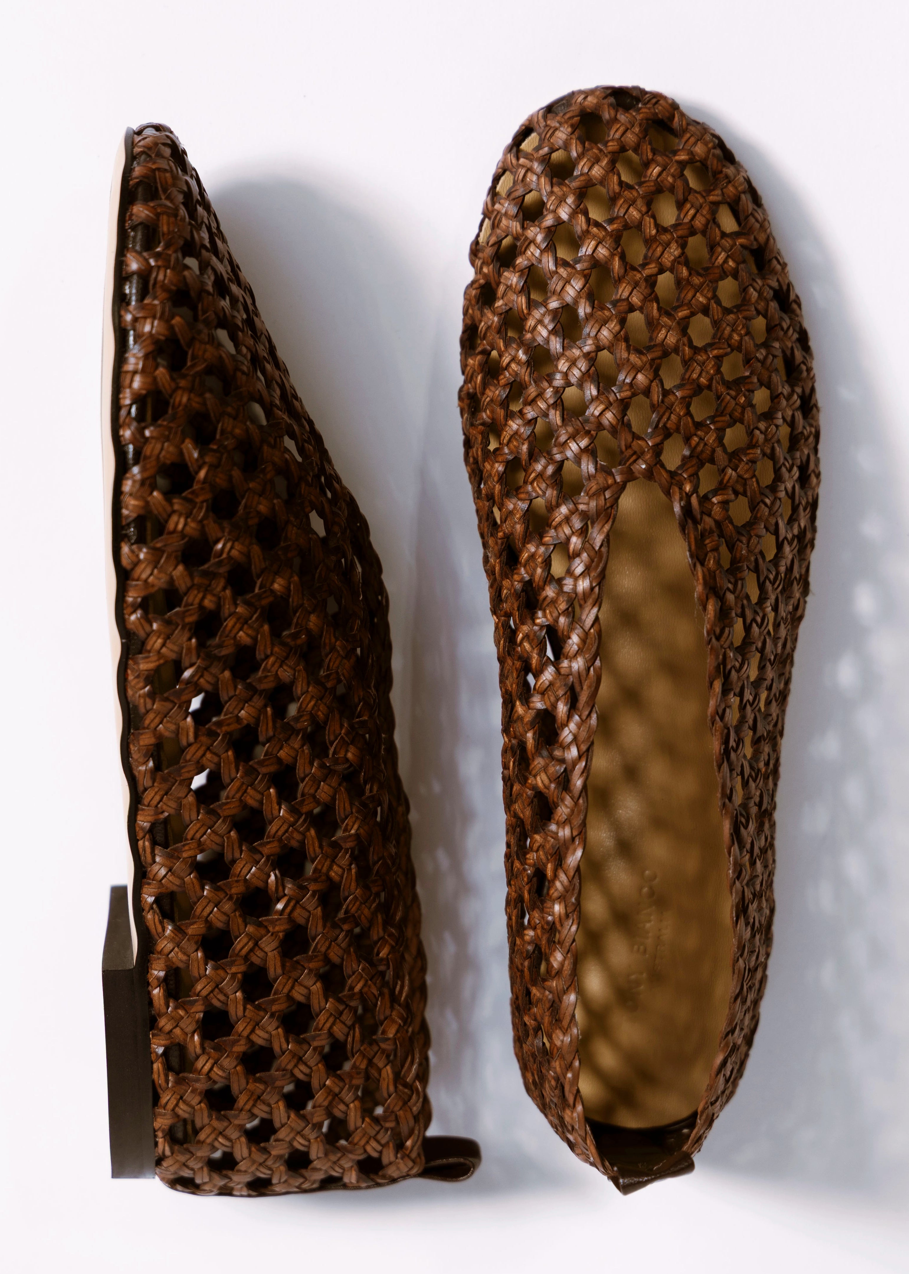 swatch_Chocolate Leather tony bianco Cheeky woven flat
