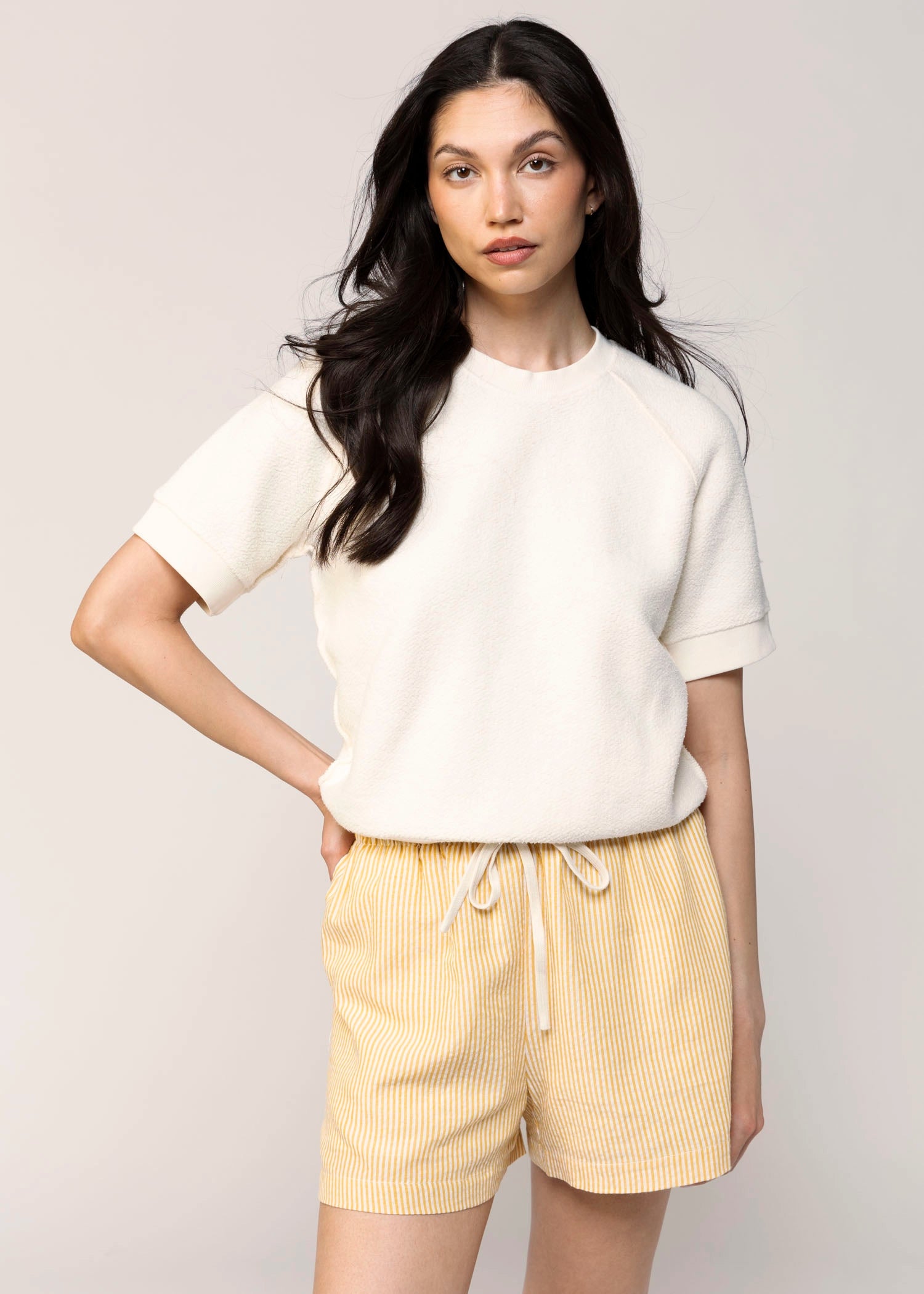 swatch_Bright Ivory perfect white tee kennedy short sleeve sweatshirt