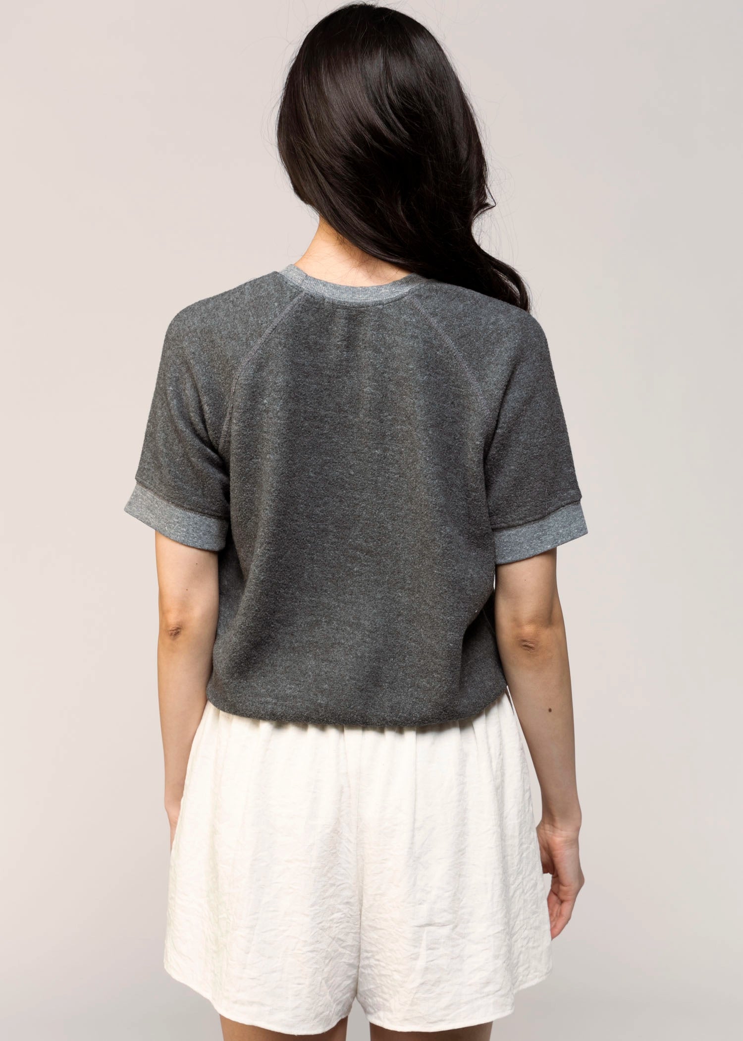 swatch_Dark Heather Grey perfect white tee kennedy short sleeve sweatshirt